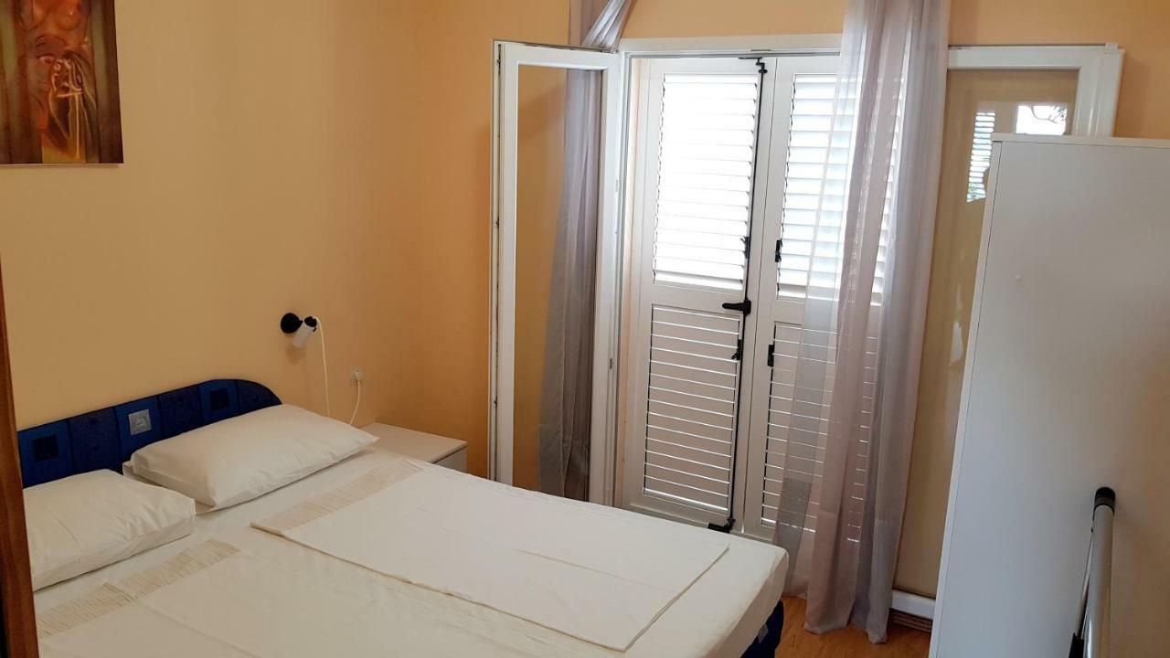 Apartments Andelina Pag Town Zewnętrze zdjęcie